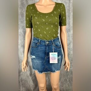 NWT Wax Denim Distressed Skirt Sz Small